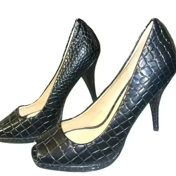 COLIN STUART PATENT LEATHER PUMPS - Picture 1 of 9